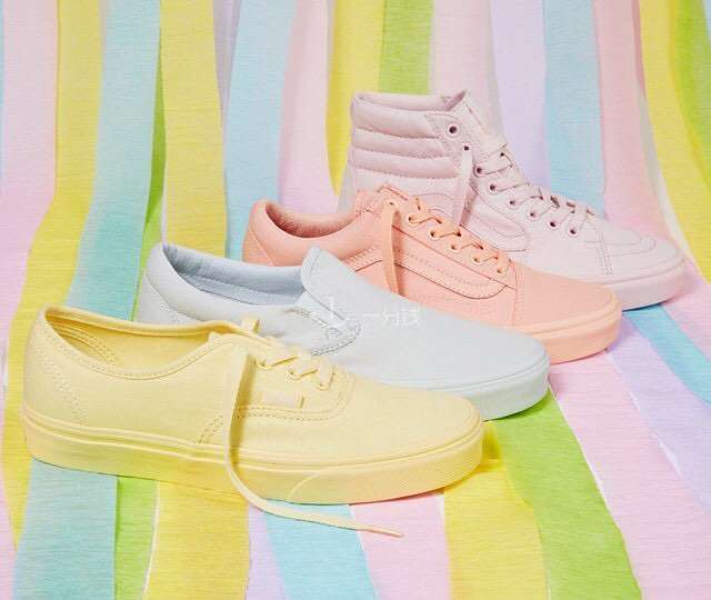 彩虹色帆布鞋，2017新款运动鞋，马卡龙彩色帆布鞋