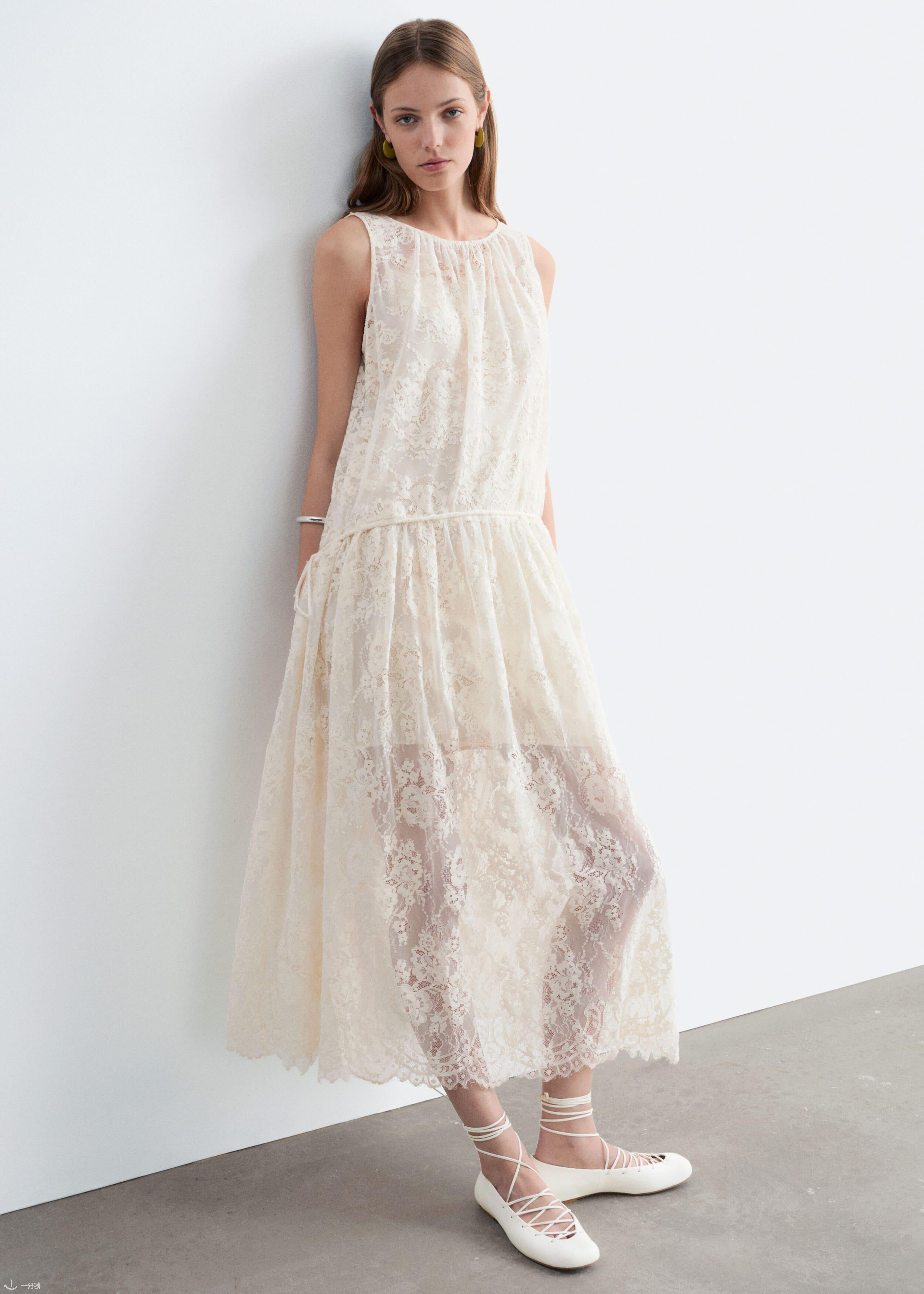 Robe longue en dentelle - Blanc - Lookbook