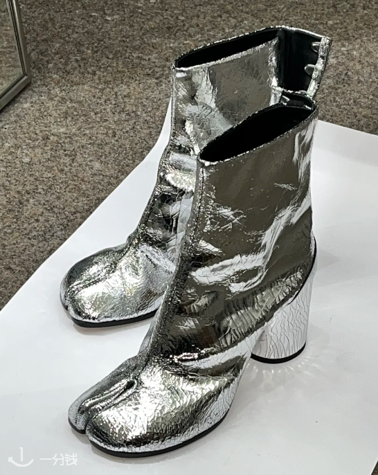 Tabi Broken Mirror 金属短靴