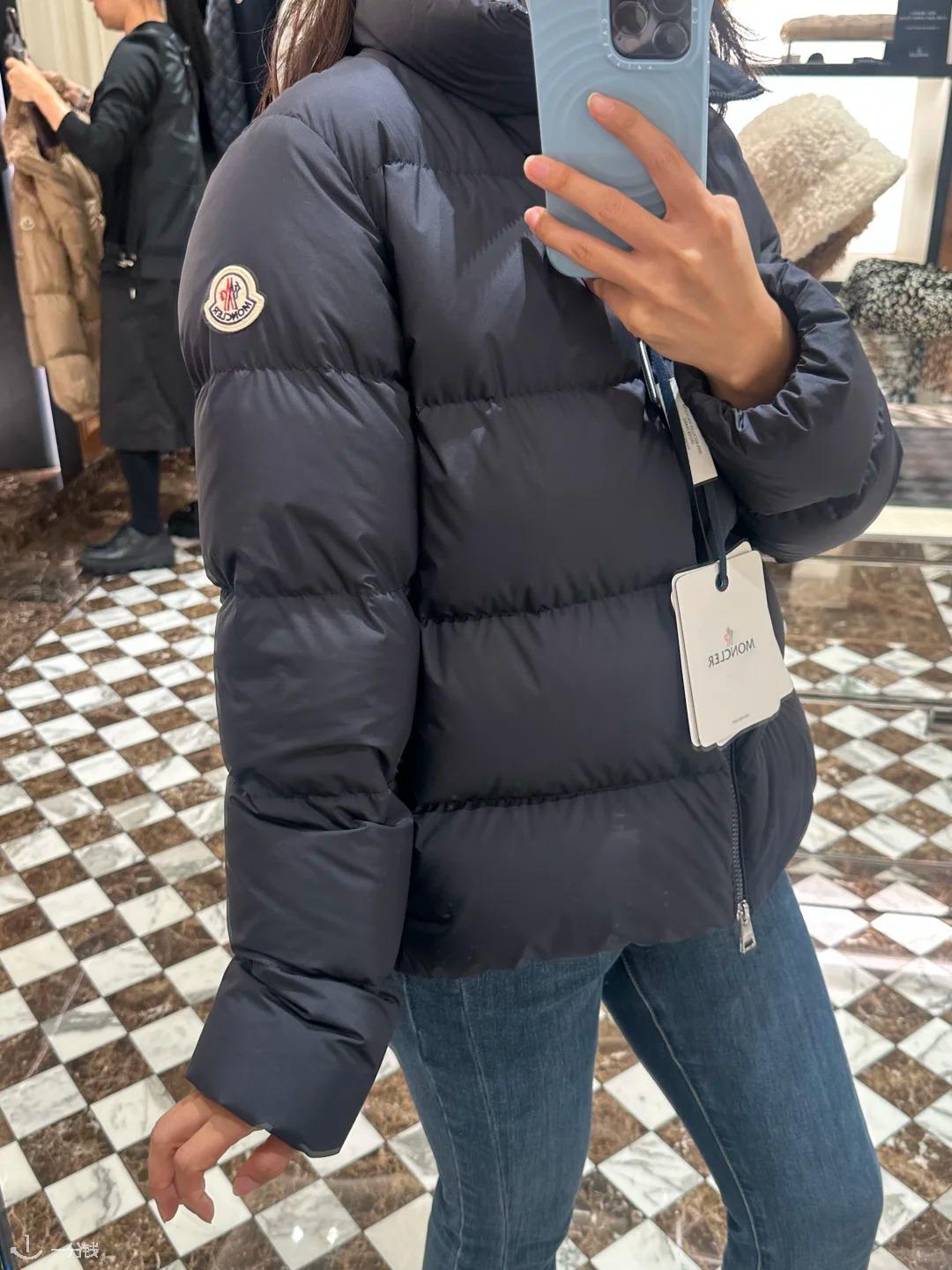 Moncler Mauzun 羽绒服 黑色