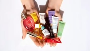 Clarins官网三份免费小样示意图,款式以结账页为准