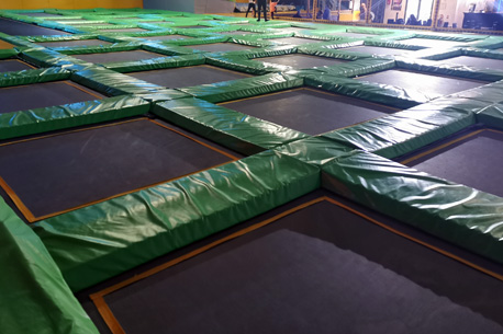Saut Freejump d'1h en promotion à 7,99 € 巴黎来了！快来Gennevilliers体验蹦床畅跳，释放你的运动能量！
