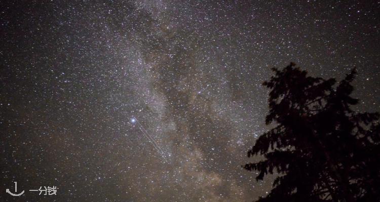 英仙座流星雨巴黎来了！今夏最美星空夜，快和朋友一起许愿吧