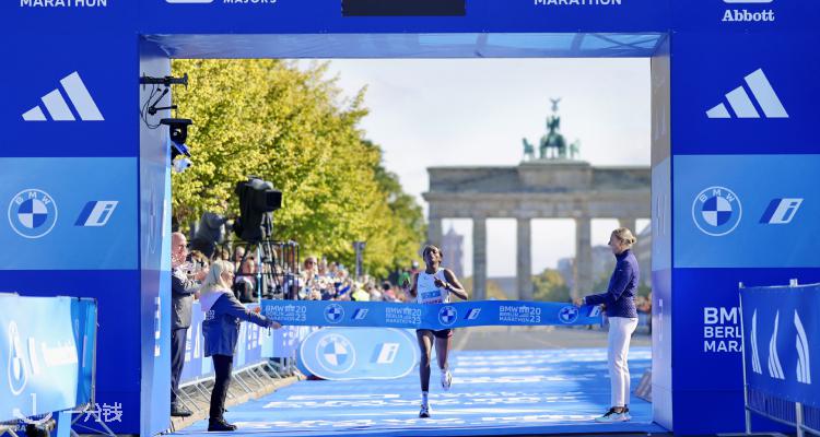 2026年柏林马拉松 Berlin Marathon 比赛开始报名了，参赛名额有限，热爱挑战自我的你别错过这个世界级赛事。