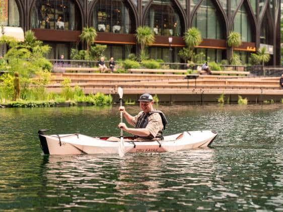 Paddleboarding and Kayaking at Canary Wharf 伦敦来了！今夏快来体验市中心最潮水上运动，畅玩皮划艇与桨板，清凉一夏！