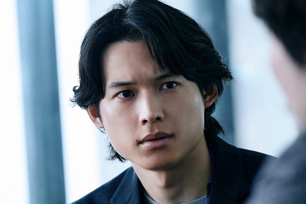 电影《白鸟与蝙蝠》日本全国上映！松村北斗×今田美樱揭开罪罚真相