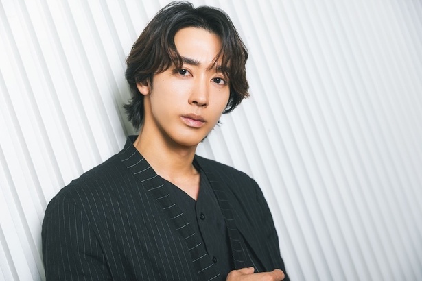 近藤頌利デビュー10周年記念写真集『SOAR』発売！ マラッカで撮影した等身大の魅力に迫る
