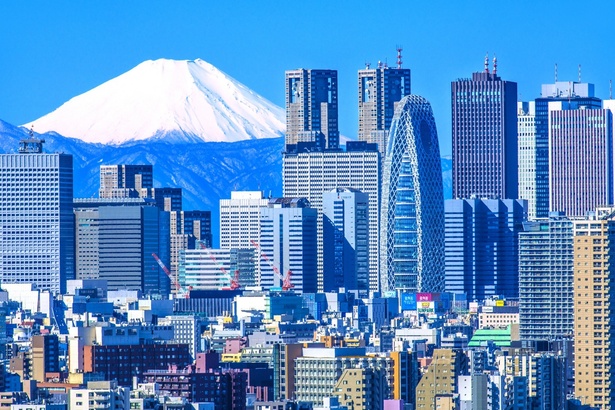 新宿经典一日游路线来了！从高空全景到巷弄夜文化，一次集满东京多面魅力