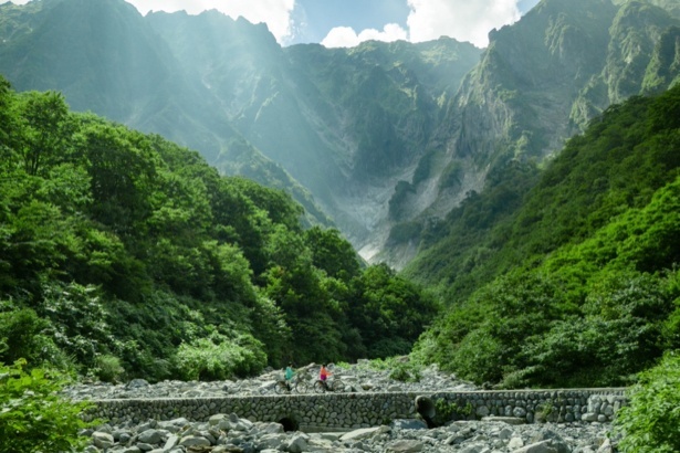 谷川岳天然足水体验来了！在绝景中享受大自然的清凉