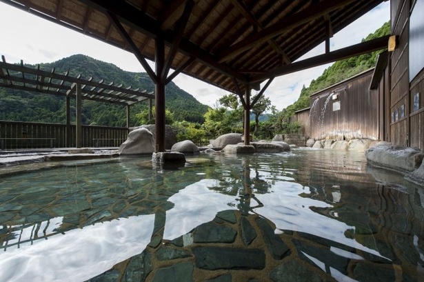 佐贺温泉×有田烧陶艺巡礼｜古汤温泉ONCRI、泉山磁石场、绘付体验、咖啡与伴手礼一日游