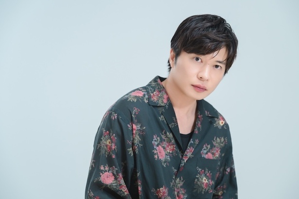 舞台『母さん、ラブソングです。』来了！田中圭与铃木おさむ四度合作，演绎“爱すべきダメさ”