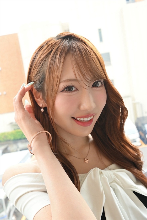 野村実代1st写真集『美しい方程式』が6月15日発売！初めての水着グラビアも披露