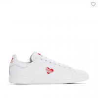 Adidas爱心款白鞋