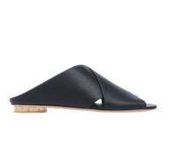 SALVATORE FERRAGAMO黑色凉鞋