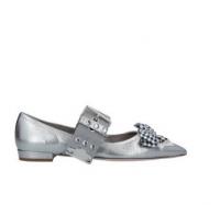 miumiu平底鞋 >>