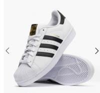 Adidas黑尾