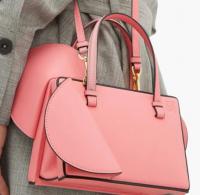 Loewe人气粉色单肩包