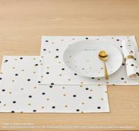 精致波点餐桌用品