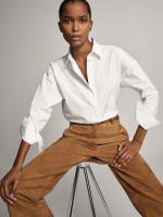 白色衬衣