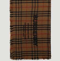 Burberry 格子围巾