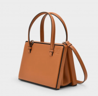 LOEWE焦糖色邮戳包