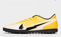 Nike足球鞋