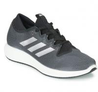 Adidas跑鞋