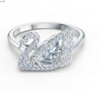 Swarovski天鹅水钻戒指 >>