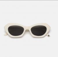 Rockabilly White >>