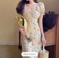 小碎花连衣裙 >>
