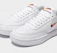 NIKE皮质小白鞋
