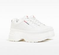 Bershka白色超厚底运动鞋 >>