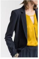 条纹西服外套