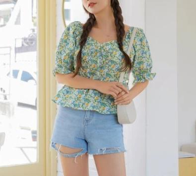 绿色小碎花半袖 >>