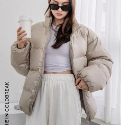 米色棉服