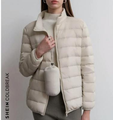 米色棉服