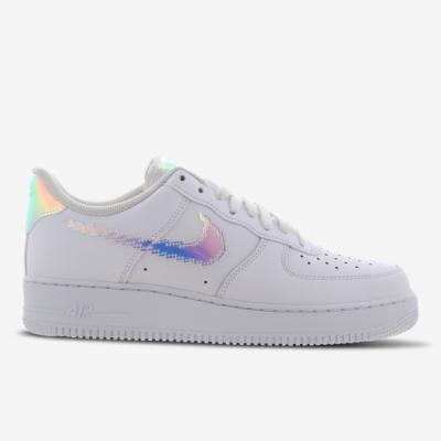 Nike Air Force 1白色