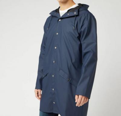深蓝色雨披