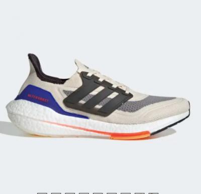 白色ULTRABOOST 21