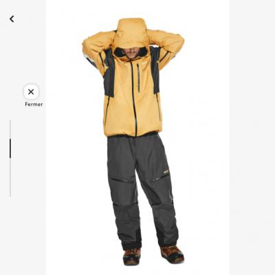 黄黑滑雪服