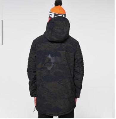 军绿色山脉图滑雪服