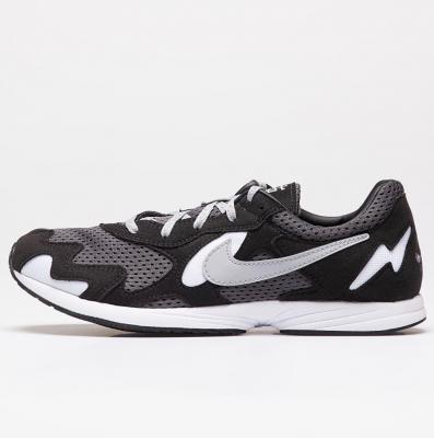 NIKE AIR黑白跑鞋