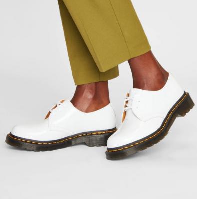 Dr.Martens白色皮鞋