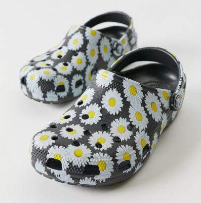 Crocs小雏菊拖鞋