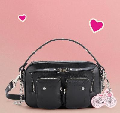 黑色斜挎包