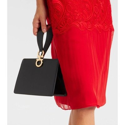 Ferragamo黑色Gancini Small漆皮手包