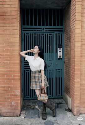Burberry 米色羊毛格纹迷你苏格兰裙