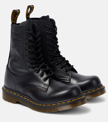 MM6 x Dr. Martens 1490 10孔皮革作战靴