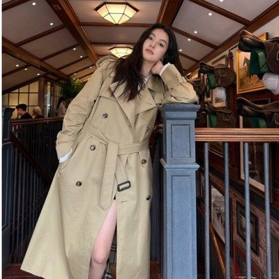 Burberry中性色长款风衣
