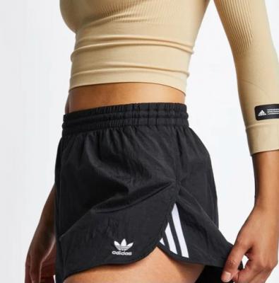 adidas女士短裤